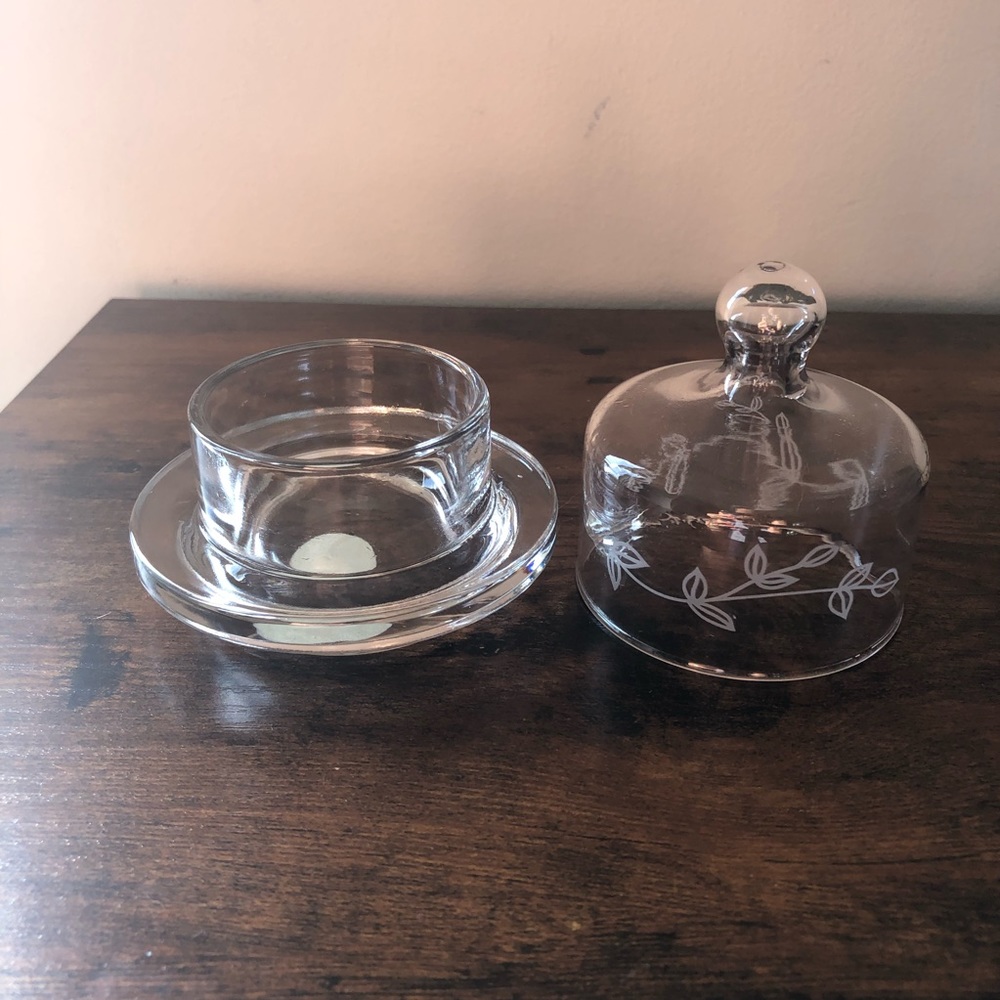 Princess House Baby Cake with Cloche Crystal dish. Great, used condition.